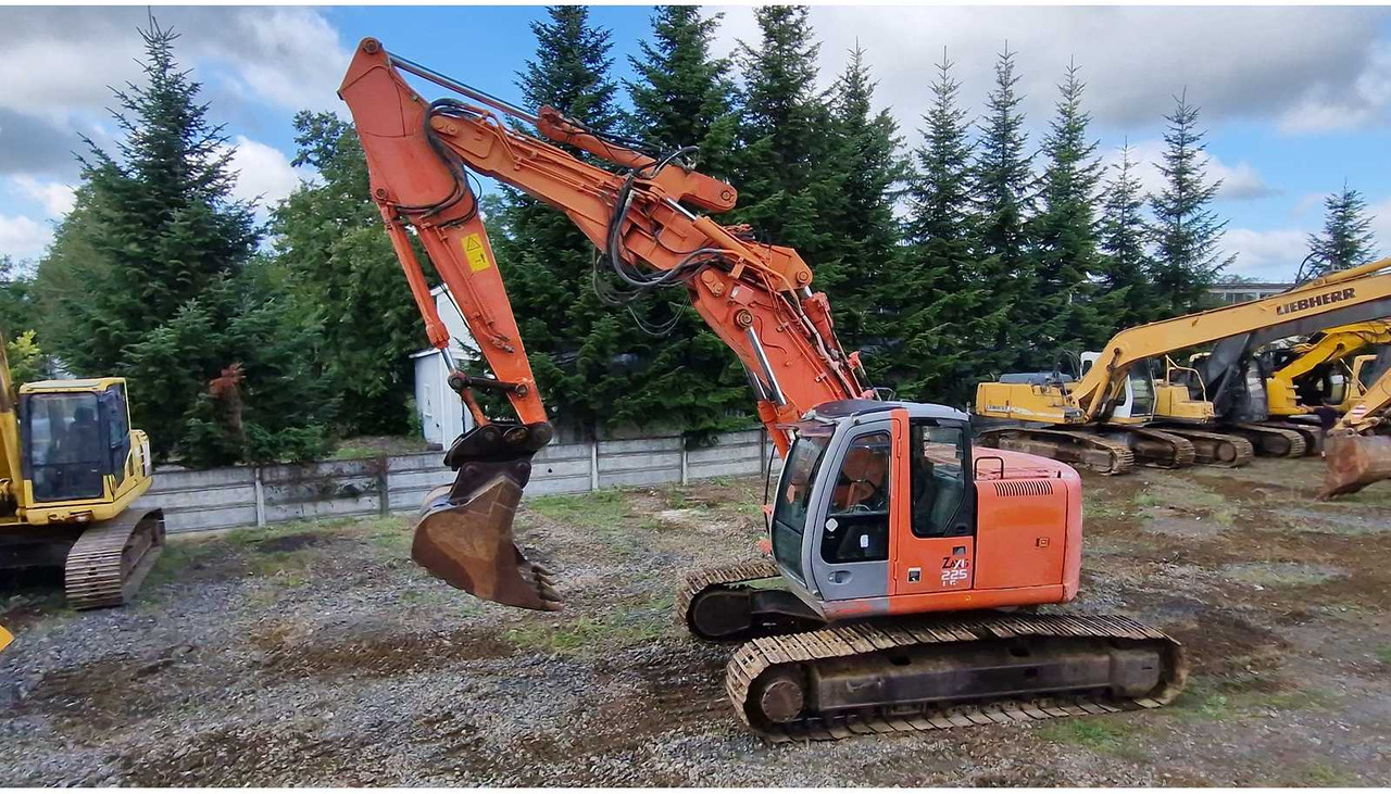HITACHI ZX225USLC - Гусеничный экскаватор: фото 5 HITACHI ZX225USLC - Гусеничный экскаватор: фото 5