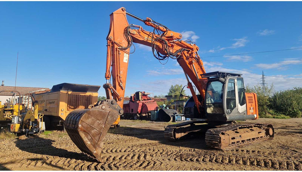 HITACHI Zaxis 225 - Гусеничный экскаватор: фото 1 HITACHI Zaxis 225 - Гусеничный экскаватор: фото 1