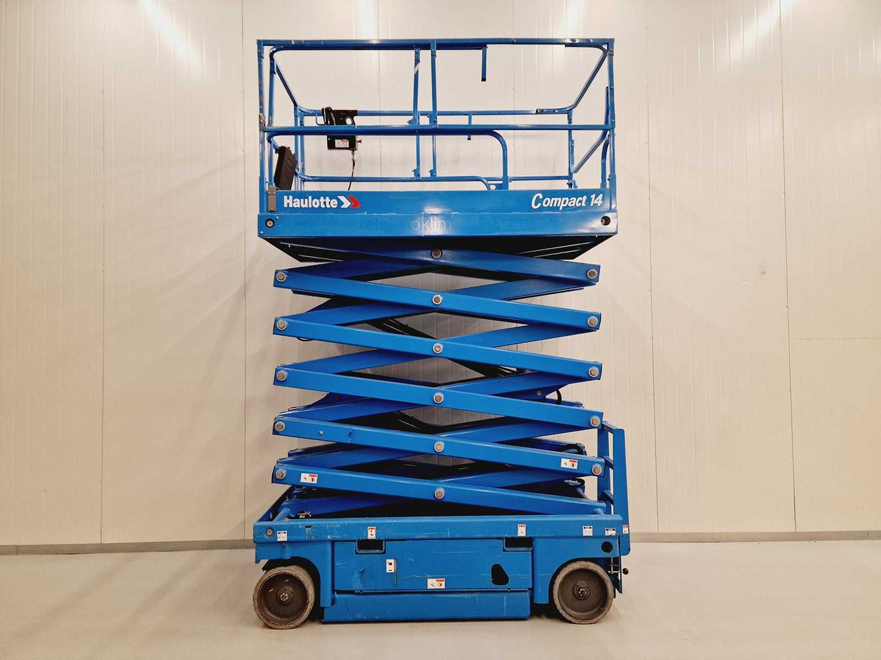 Haulotte Compact 14 - Подъёмник: фото 4 Haulotte Compact 14 - Подъёмник: фото 4