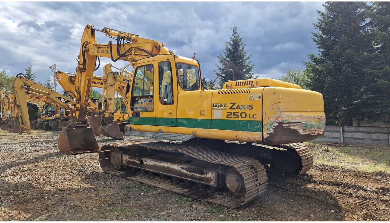 Hitachi ZX250 - Гусеничный экскаватор: фото 2 Hitachi ZX250 - Гусеничный экскаватор: фото 2