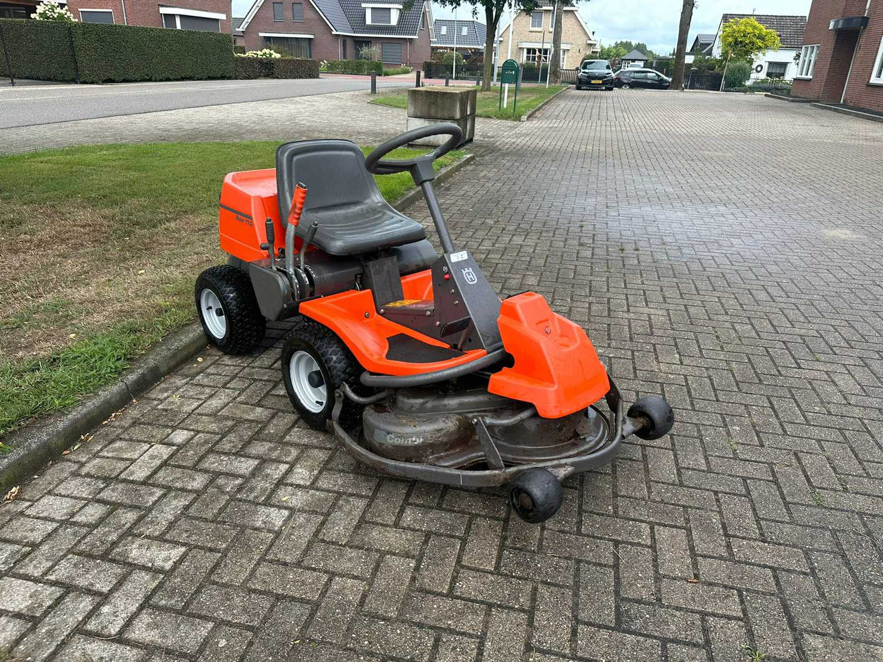 Husqvarna Rider 11c - Газонокосилка: фото 2 Husqvarna Rider 11c - Газонокосилка: фото 2
