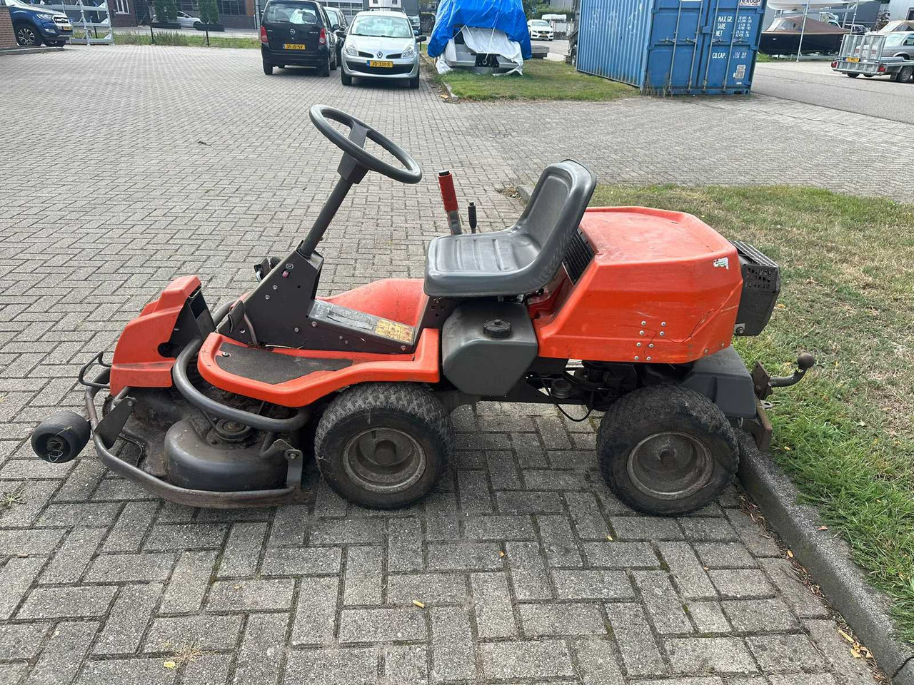 Husqvarna rider - Газонокосилка: фото 3 Husqvarna rider - Газонокосилка: фото 3