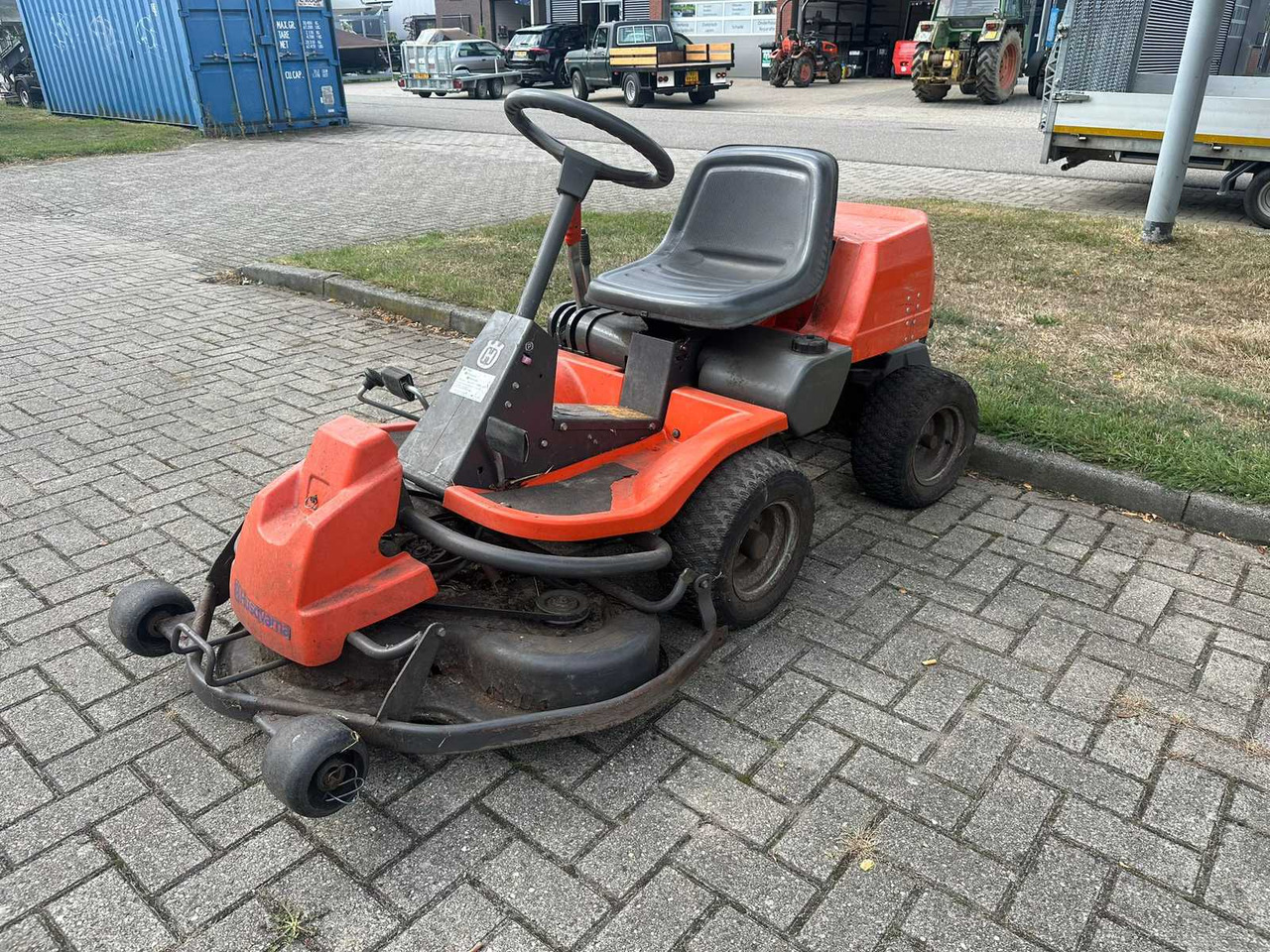 Husqvarna rider - Газонокосилка: фото 1 Husqvarna rider - Газонокосилка: фото 1