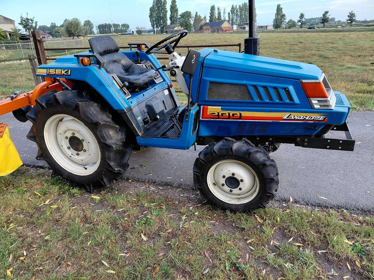 Iseki TU200 - Минитрактор: фото 3 Iseki TU200 - Минитрактор: фото 3