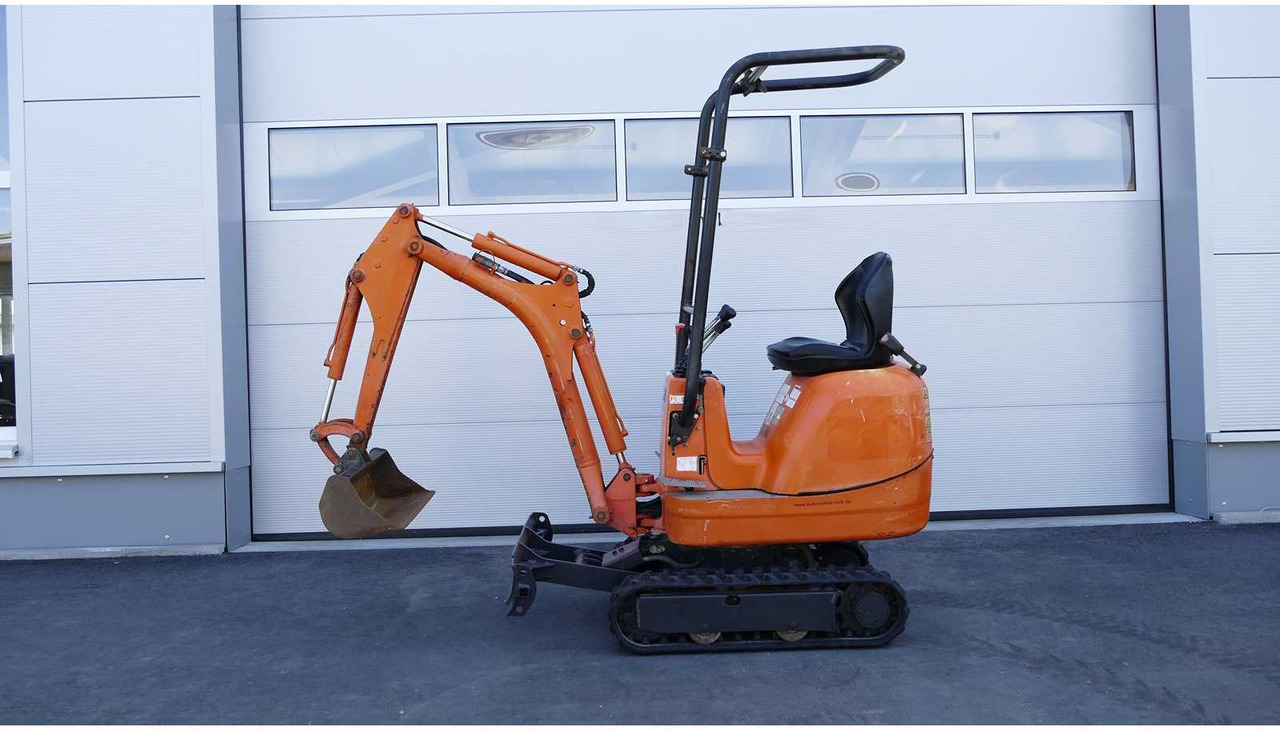 JCB 8008-CTS - Мини-экскаватор: фото 1 JCB 8008-CTS - Мини-экскаватор: фото 1