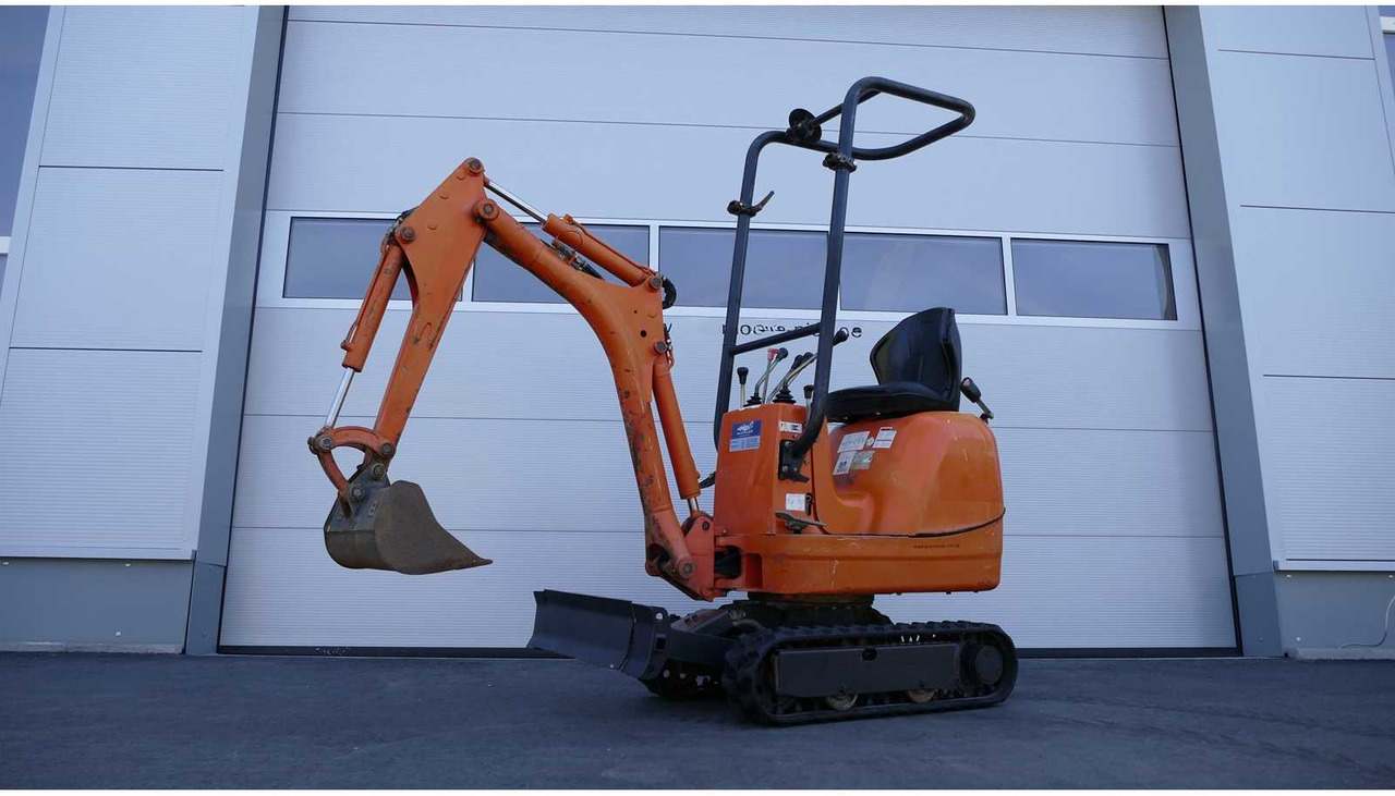 JCB 8008-CTS - Мини-экскаватор: фото 3 JCB 8008-CTS - Мини-экскаватор: фото 3