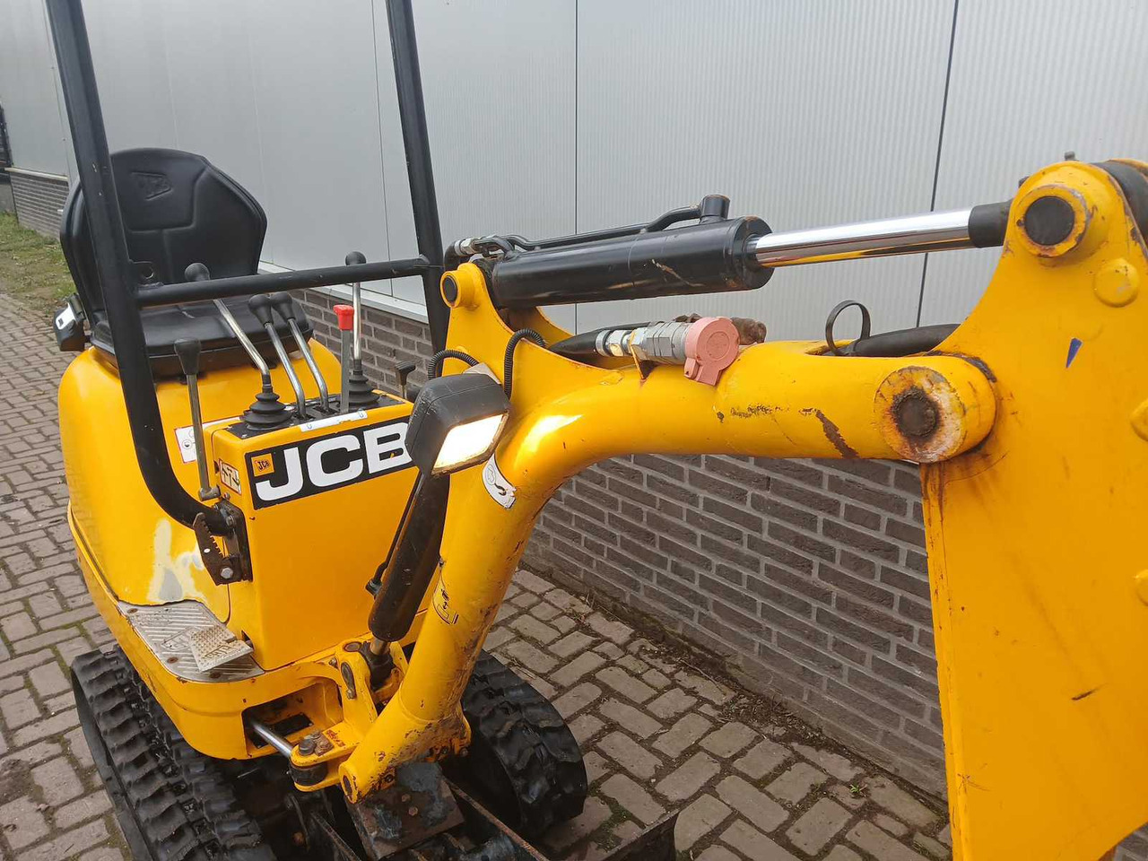 JCB 8008CTS - Мини-экскаватор: фото 4 JCB 8008CTS - Мини-экскаватор: фото 4