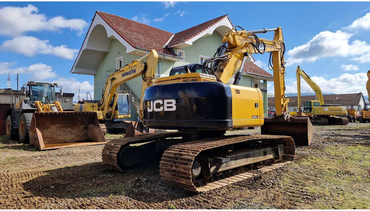 JCB JZ235LC - Гусеничный экскаватор: фото 2 JCB JZ235LC - Гусеничный экскаватор: фото 2