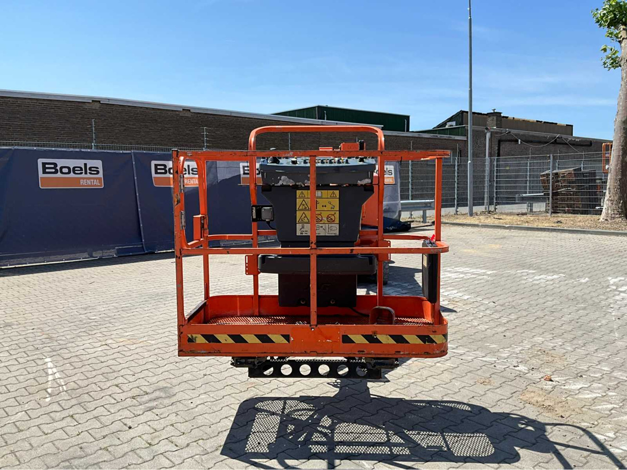 JLG E400AJPN narrow - Подъёмник: фото 4 JLG E400AJPN narrow - Подъёмник: фото 4