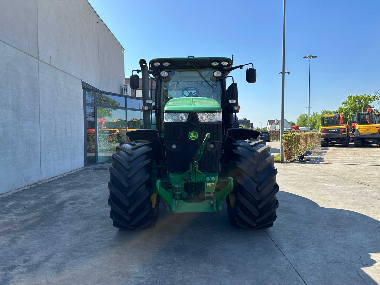 JOHN DEERE - 2013 - 7230R - ALL-WHEEL DRIVE FARM TRACTOR - Трактор: фото 2 JOHN DEERE - 2013 - 7230R - ALL-WHEEL DRIVE FARM TRACTOR - Трактор: фото 2