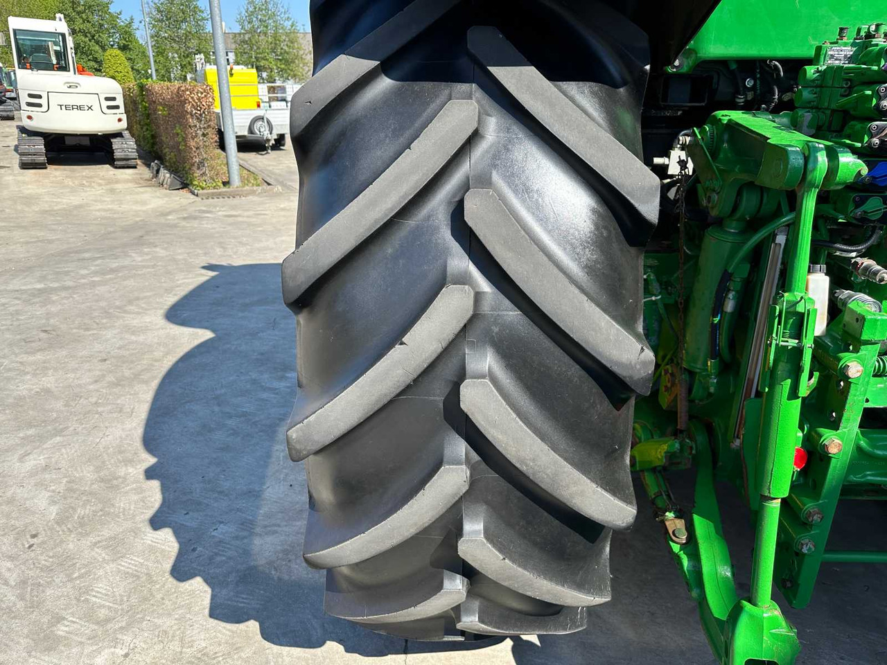 Трактор JOHN DEERE - 2013 - 7230R - ALL-WHEEL DRIVE FARM TRACTOR: фото 18 Трактор JOHN DEERE - 2013 - 7230R - ALL-WHEEL DRIVE FARM TRACTOR: фото 18