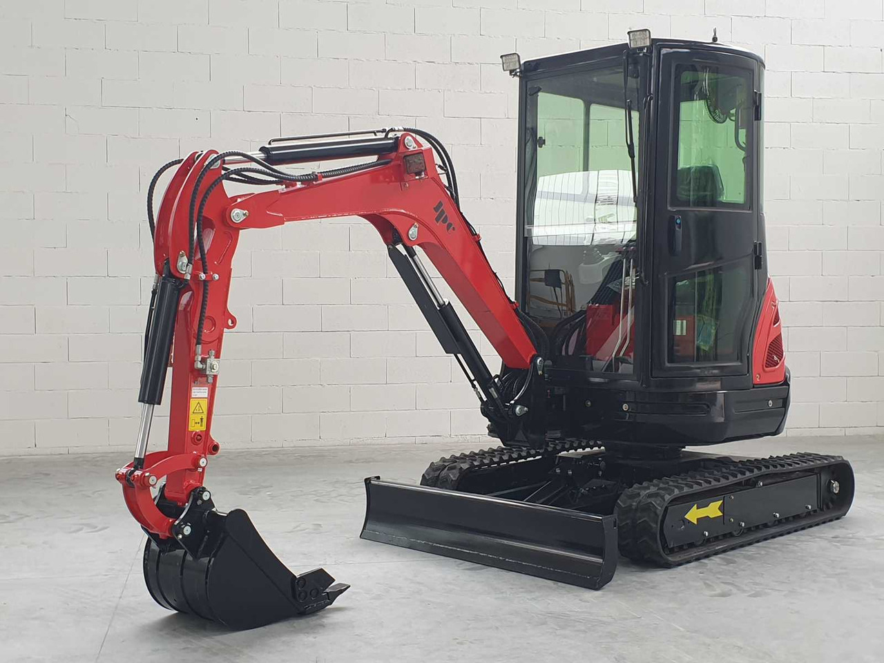 JPC HT25 MINI EXCAVATOR - Мини-экскаватор: фото 1 JPC HT25 MINI EXCAVATOR - Мини-экскаватор: фото 1