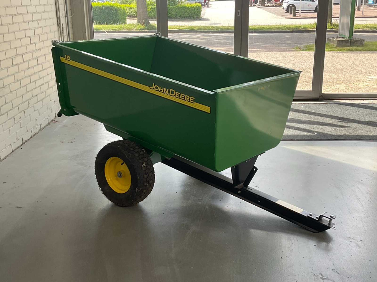 John Deere 18 - Сельскохозяйственный прицеп-самосвал: фото 3 John Deere 18 - Сельскохозяйственный прицеп-самосвал: фото 3