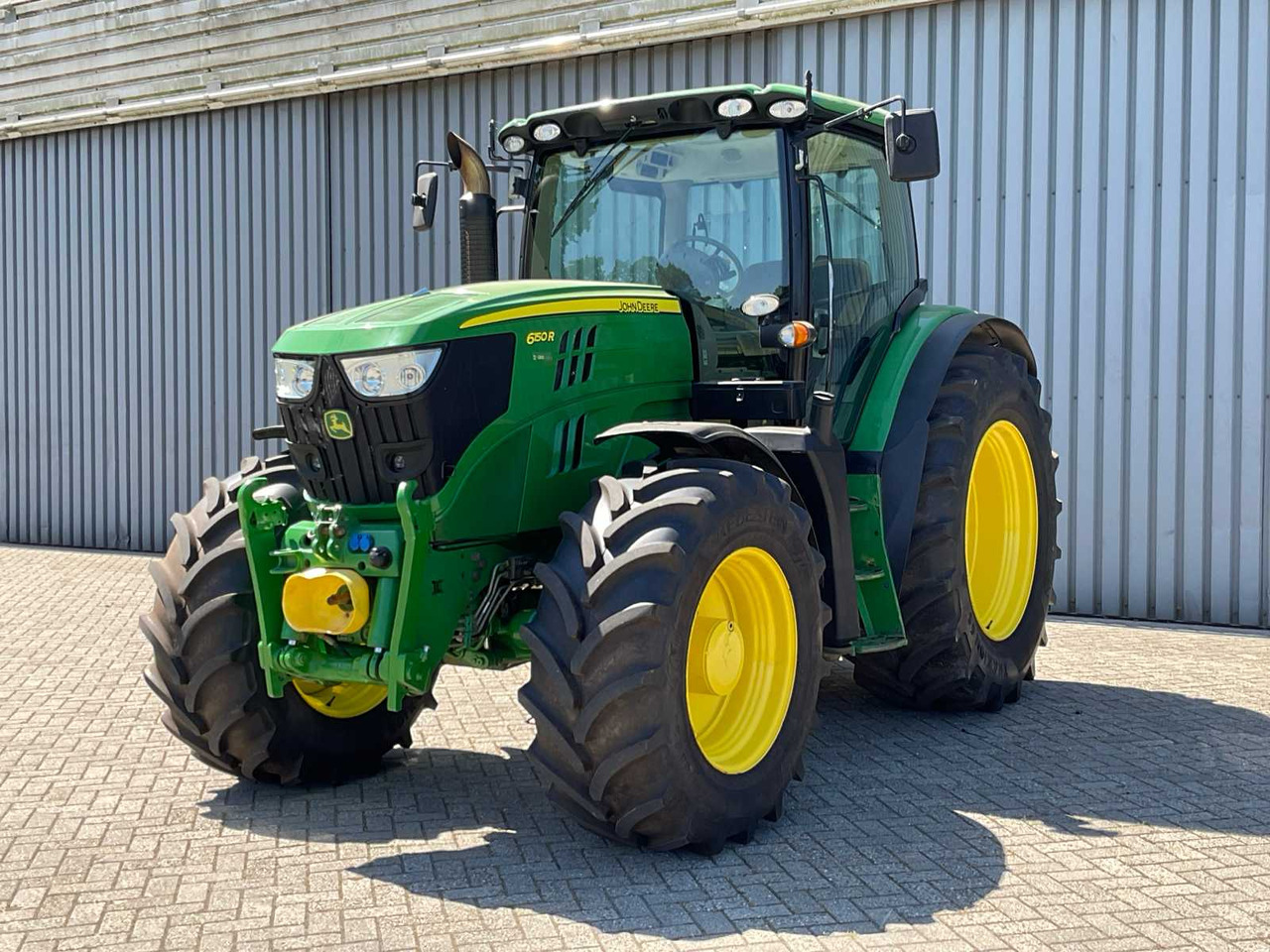 John Deere 6150 R - Трактор: фото 1 John Deere 6150 R - Трактор: фото 1