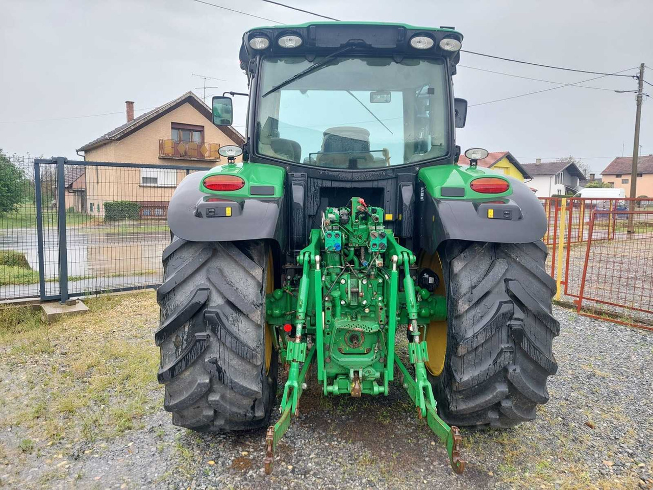 John Deere 6150R - Трактор: фото 4 John Deere 6150R - Трактор: фото 4