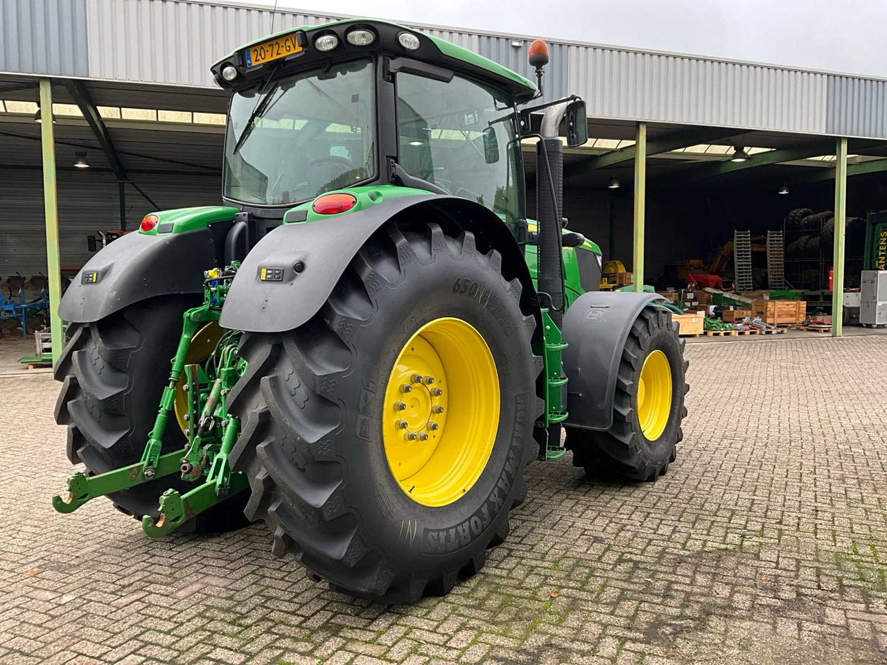 John Deere 6210R - Трактор: фото 3 John Deere 6210R - Трактор: фото 3
