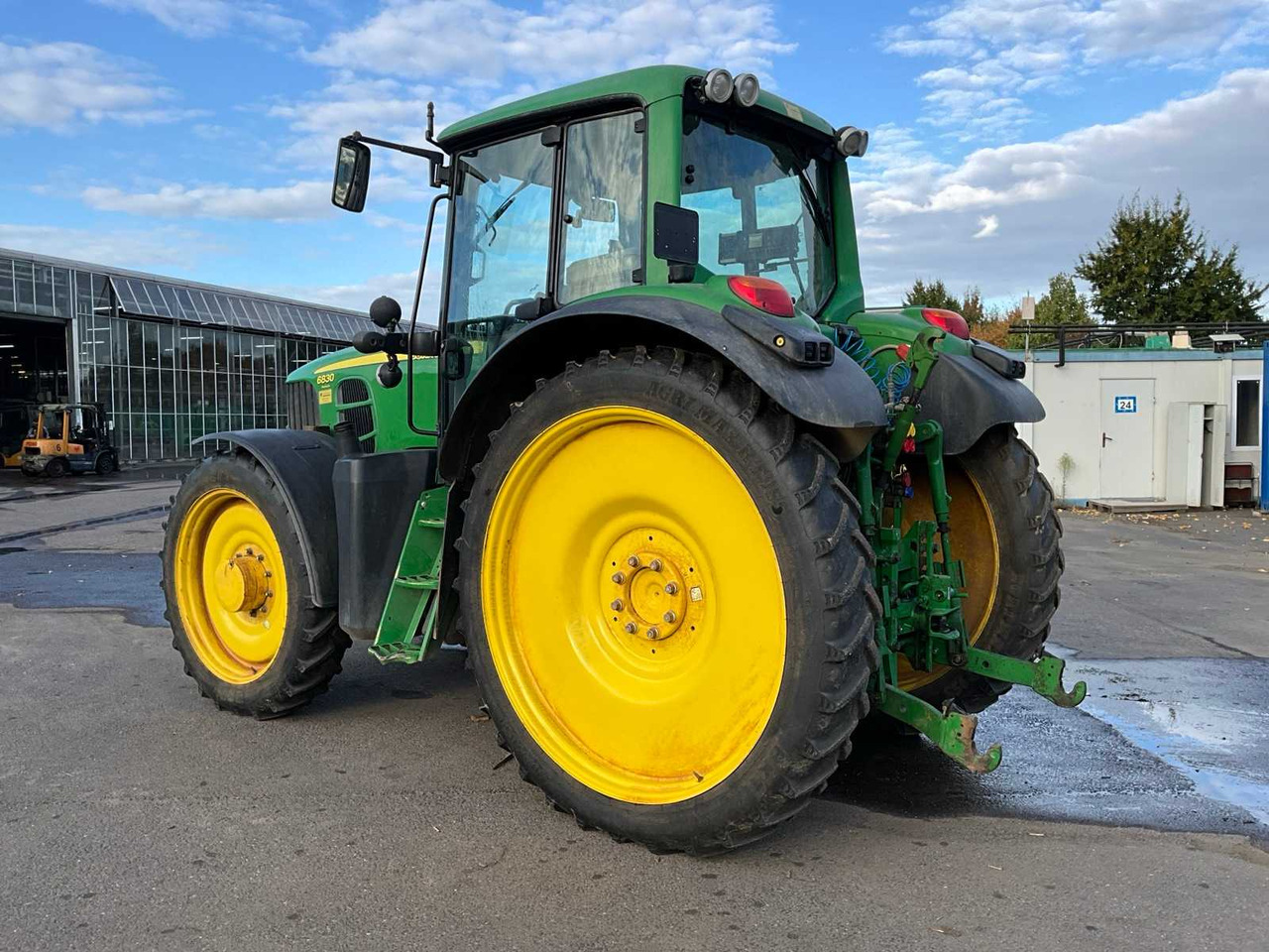 John Deere 6830 Premium - Трактор: фото 4 John Deere 6830 Premium - Трактор: фото 4