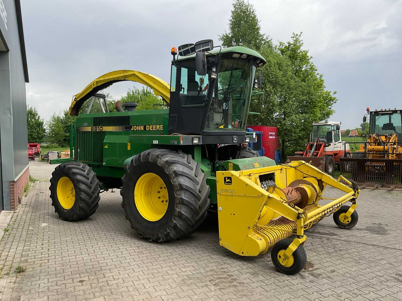 John Deere 6910 - Кормоуборочный комбайн: фото 4 John Deere 6910 - Кормоуборочный комбайн: фото 4