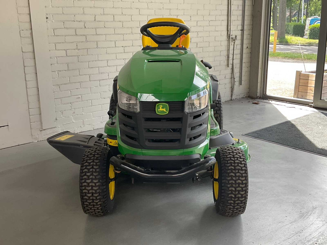 John Deere X167 - Газонокосилка: фото 5 John Deere X167 - Газонокосилка: фото 5