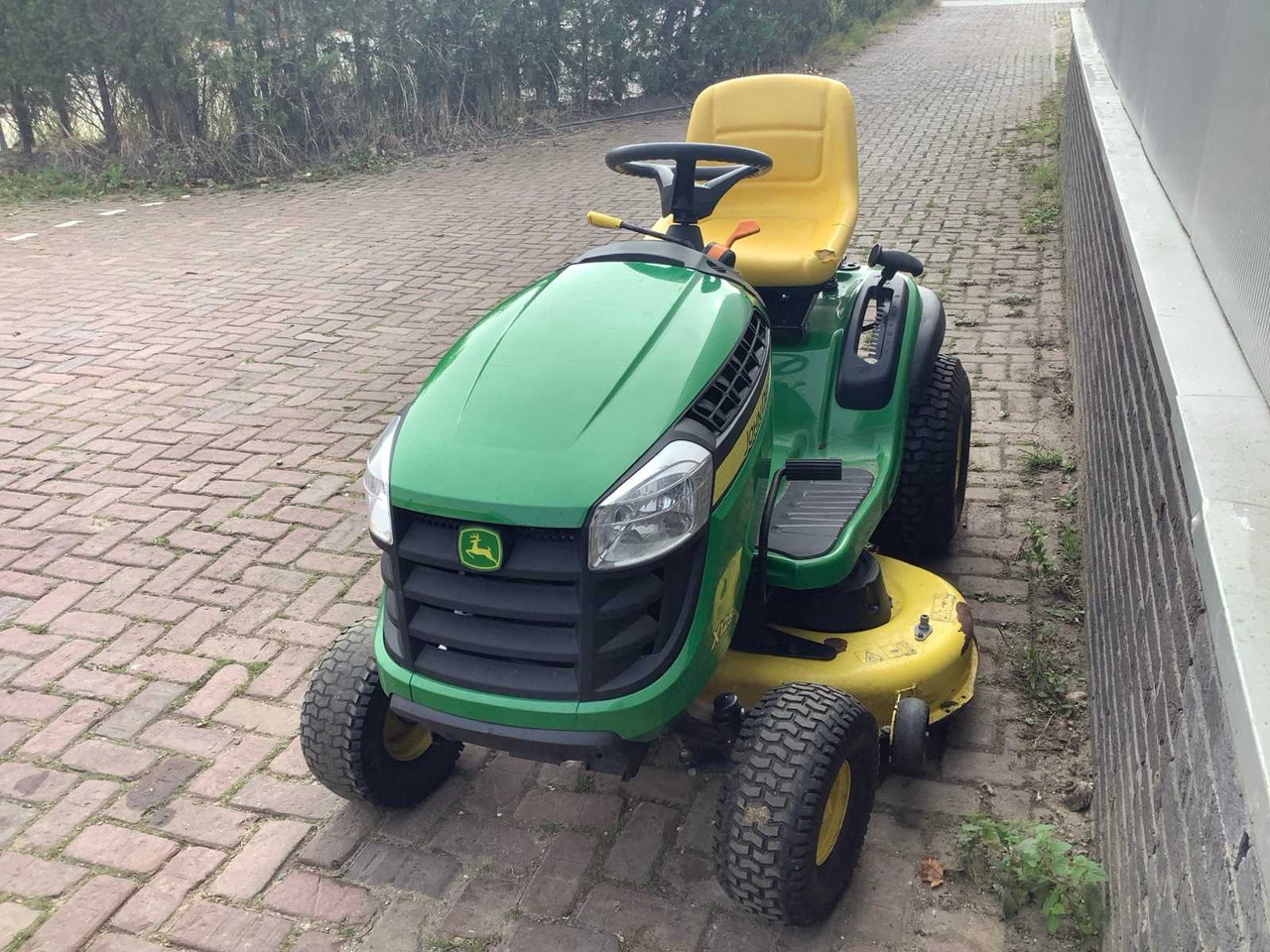 John Deere x125 - Газонокосилка: фото 3 John Deere x125 - Газонокосилка: фото 3