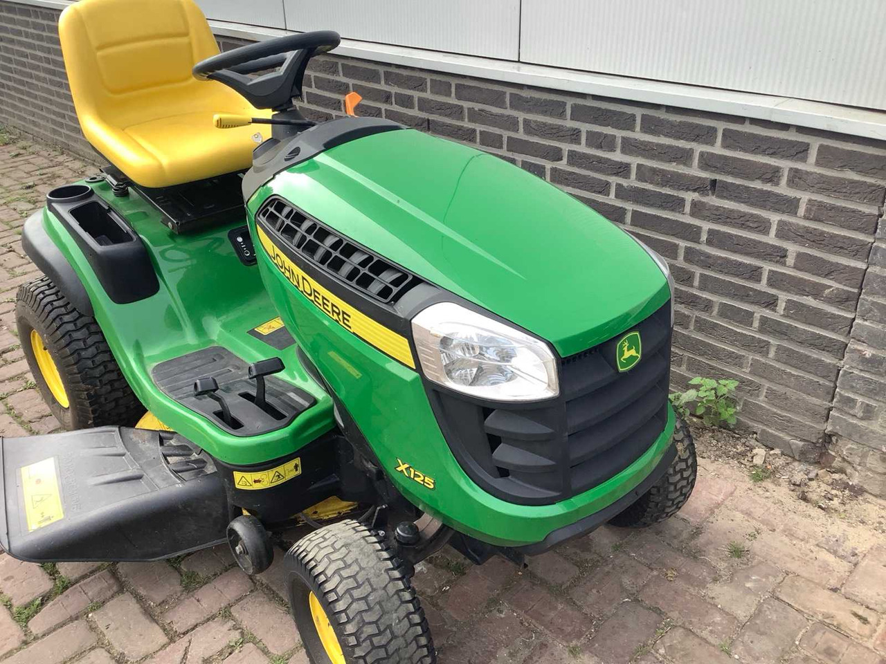 John Deere x125 - Газонокосилка: фото 4 John Deere x125 - Газонокосилка: фото 4
