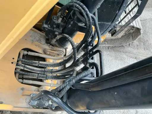 Гусеничный экскаватор Komatsu 323D: фото 18