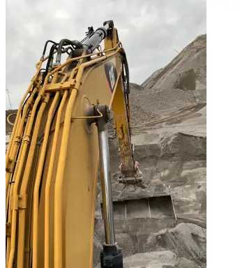 Гусеничный экскаватор Komatsu 323D: фото 20