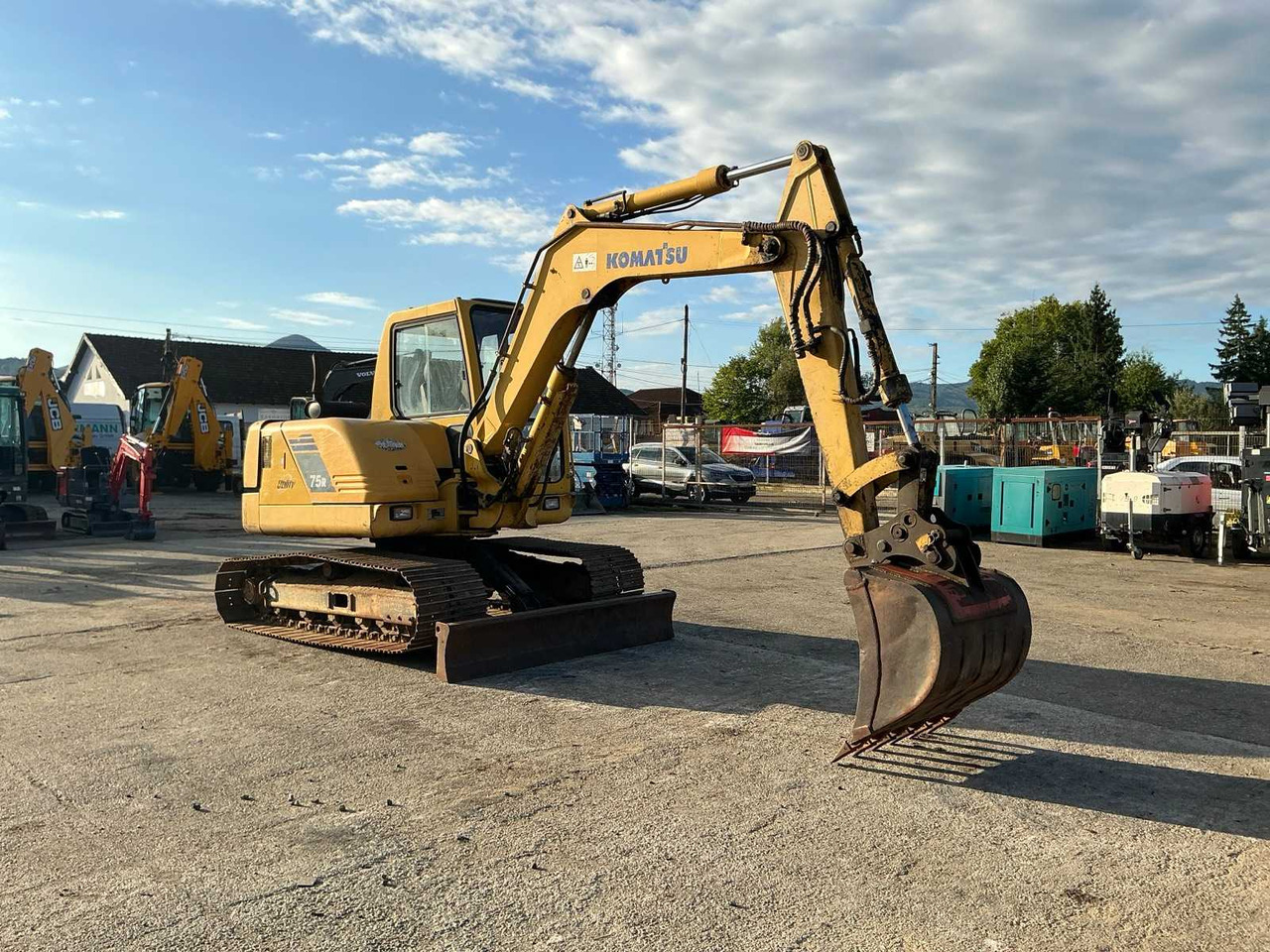Komatsu PC 75R - Гусеничный экскаватор: фото 1 Komatsu PC 75R - Гусеничный экскаватор: фото 1
