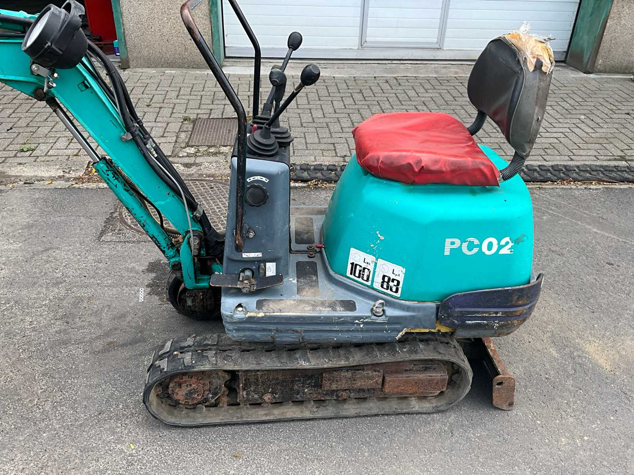 Komatsu PC02 - Мини-экскаватор: фото 3 Komatsu PC02 - Мини-экскаватор: фото 3