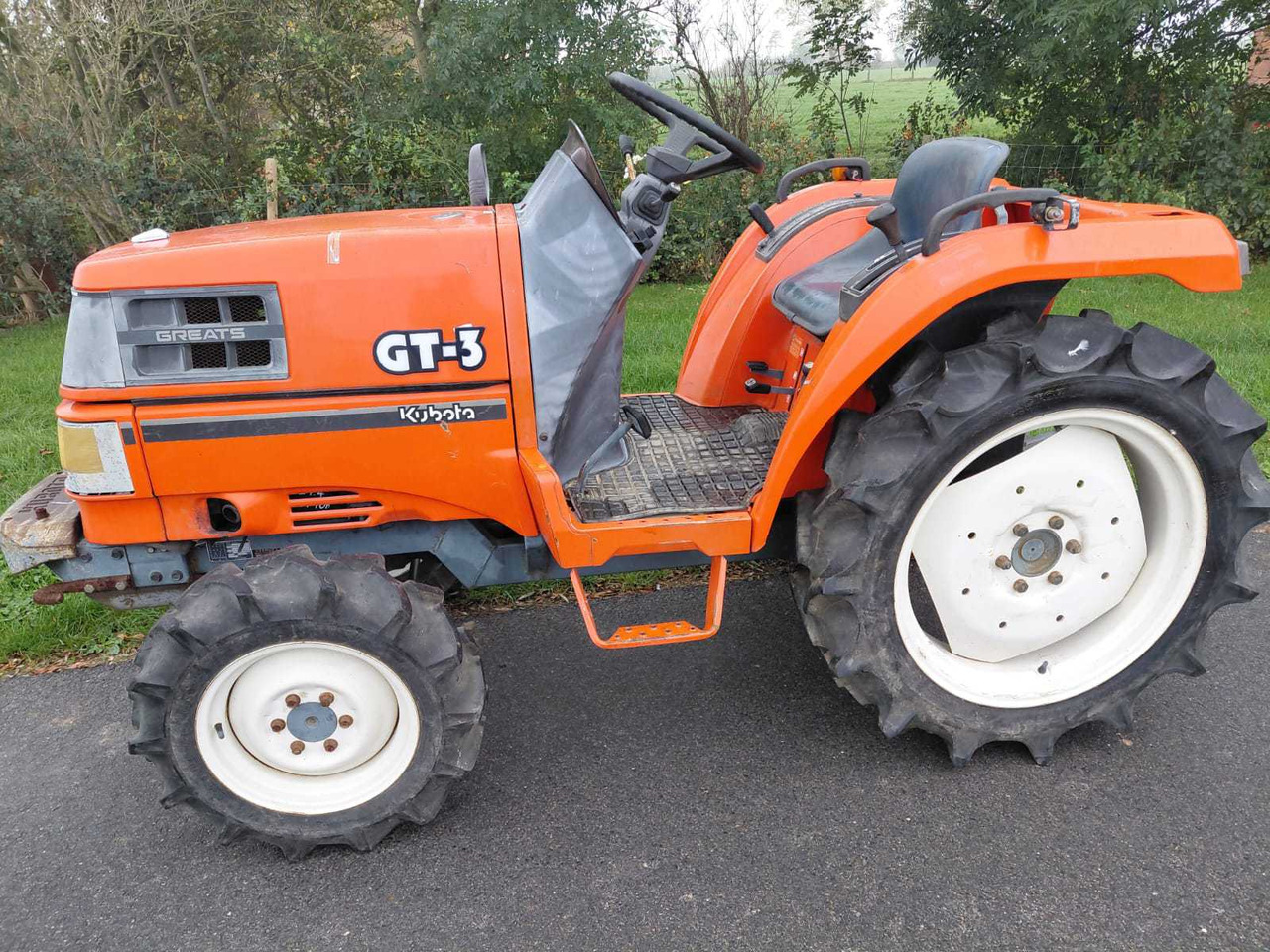Kubota GT3 - Минитрактор: фото 1 Kubota GT3 - Минитрактор: фото 1