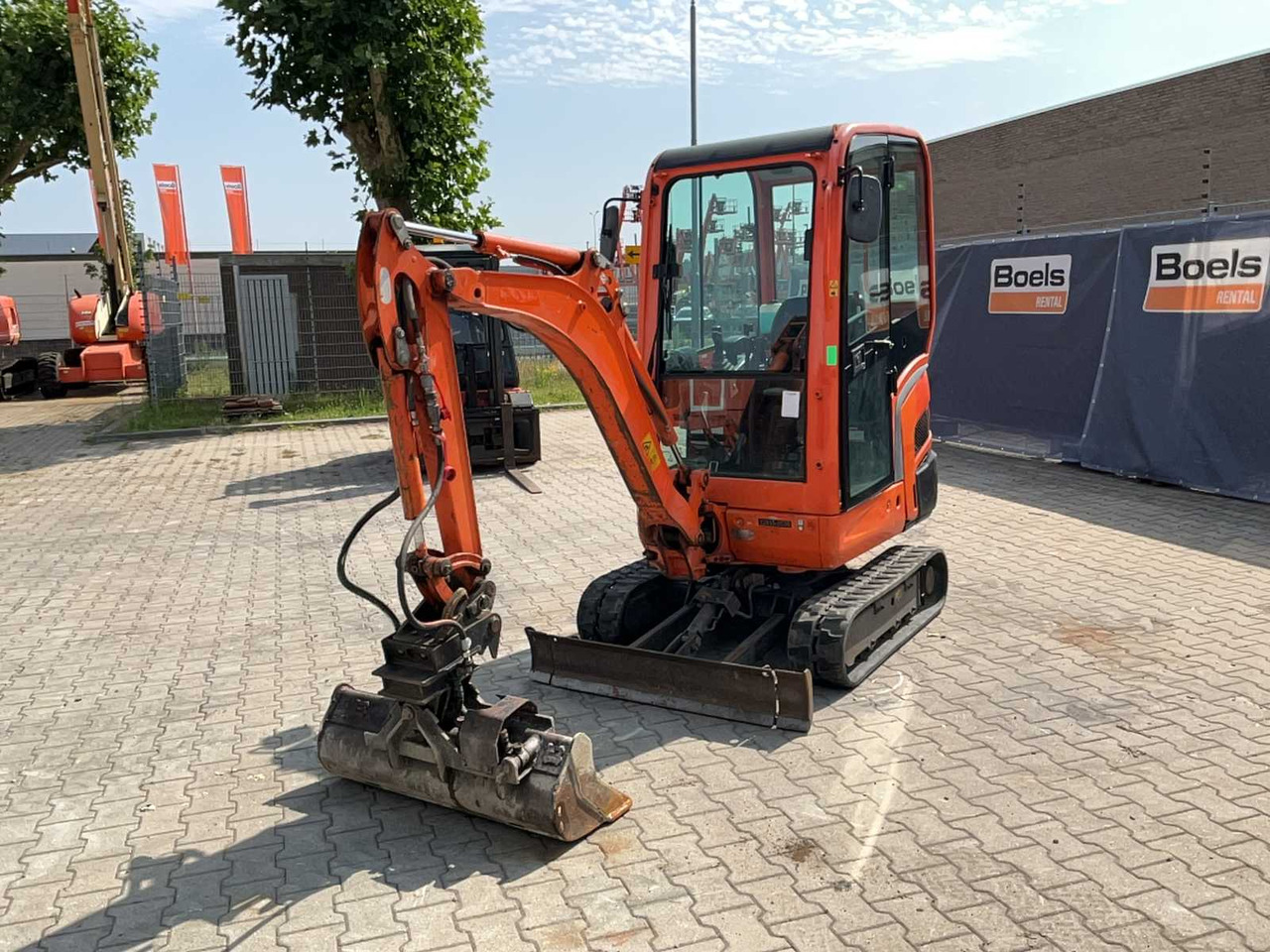 Kubota KX016-4 - Мини-экскаватор: фото 2 Kubota KX016-4 - Мини-экскаватор: фото 2