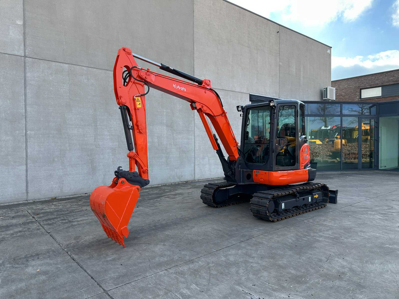 Kubota KX165-5 - Гусеничный экскаватор: фото 1 Kubota KX165-5 - Гусеничный экскаватор: фото 1