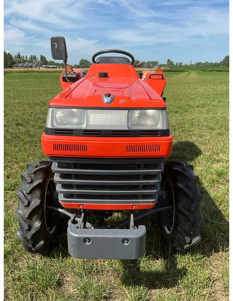 Kubota L1-195 - Минитрактор: фото 2 Kubota L1-195 - Минитрактор: фото 2