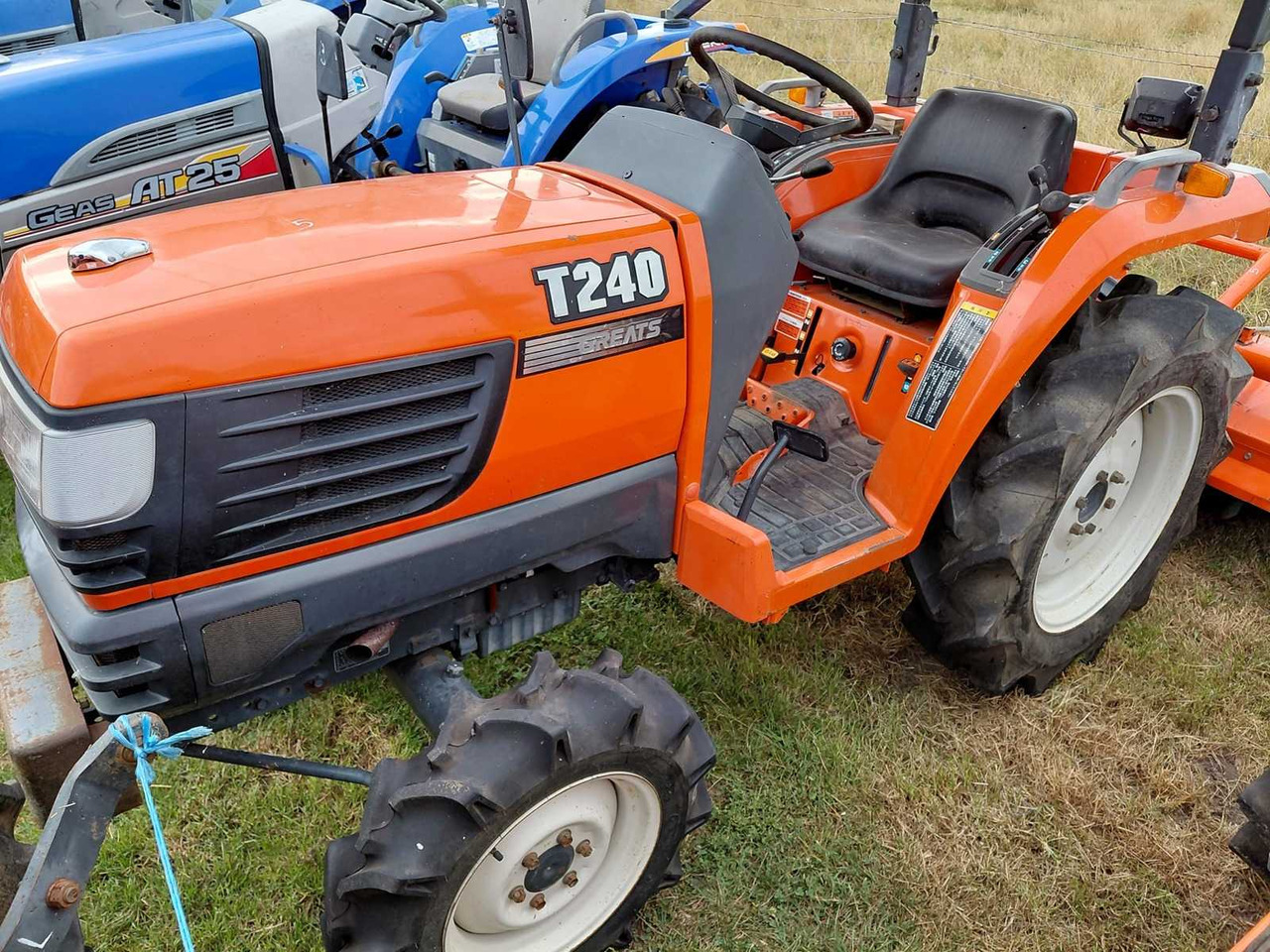 Kubota T240 - Минитрактор: фото 1 Kubota T240 - Минитрактор: фото 1