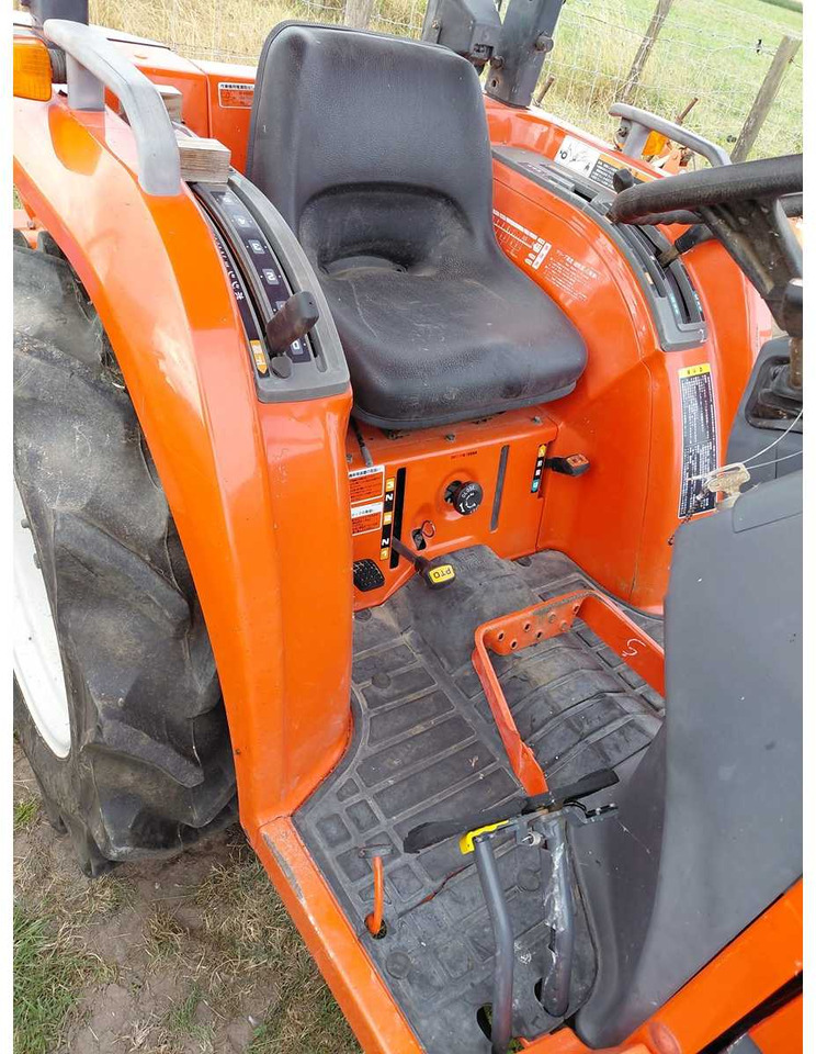 Kubota T240 - Минитрактор: фото 3 Kubota T240 - Минитрактор: фото 3