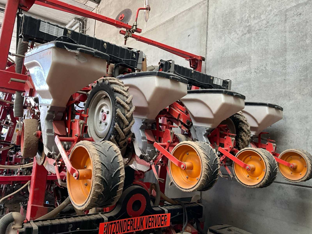 Kuhn Planter 2 - Сеялка точного высева: фото 4 Kuhn Planter 2 - Сеялка точного высева: фото 4