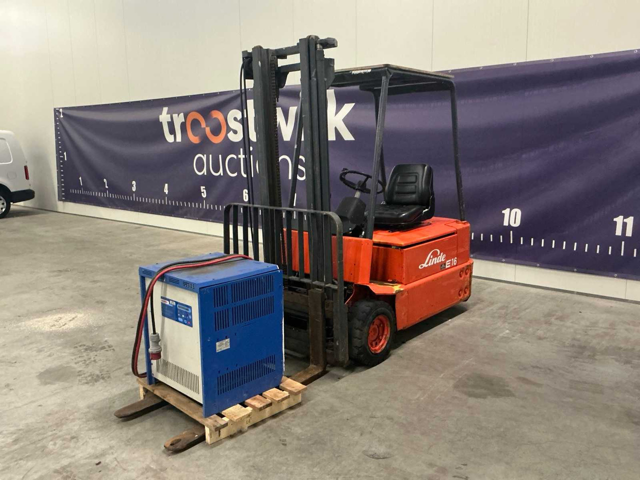 LINDE E16 FORKLIFT - Вилочный погрузчик: фото 2 LINDE E16 FORKLIFT - Вилочный погрузчик: фото 2