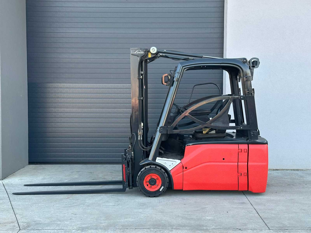 LINDE - E16L-01 - ELECTRIC FORKLIFT TRUCKS - 2012 - Вилочный погрузчик: фото 2 LINDE - E16L-01 - ELECTRIC FORKLIFT TRUCKS - 2012 - Вилочный погрузчик: фото 2