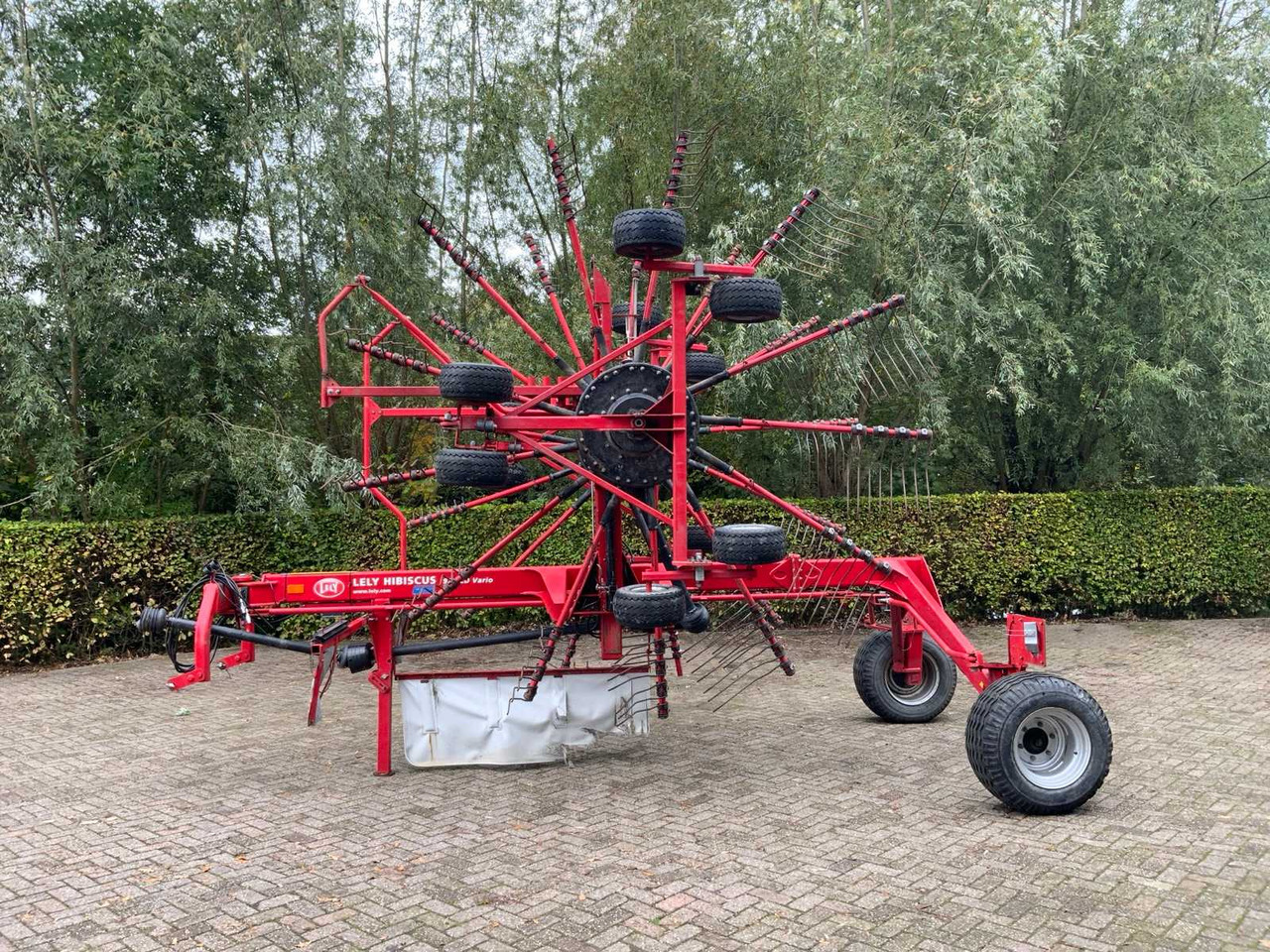 Lely Hibiscus 915 CD Vario - Техника для сенозаготовки: фото 2 Lely Hibiscus 915 CD Vario - Техника для сенозаготовки: фото 2