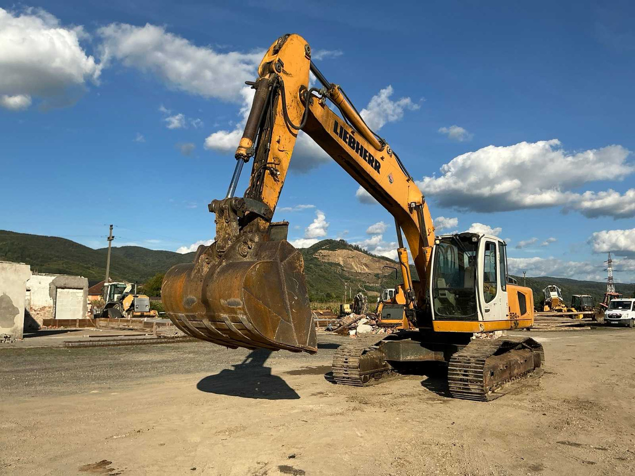 Liebherr 924 - Гусеничный экскаватор: фото 1 Liebherr 924 - Гусеничный экскаватор: фото 1