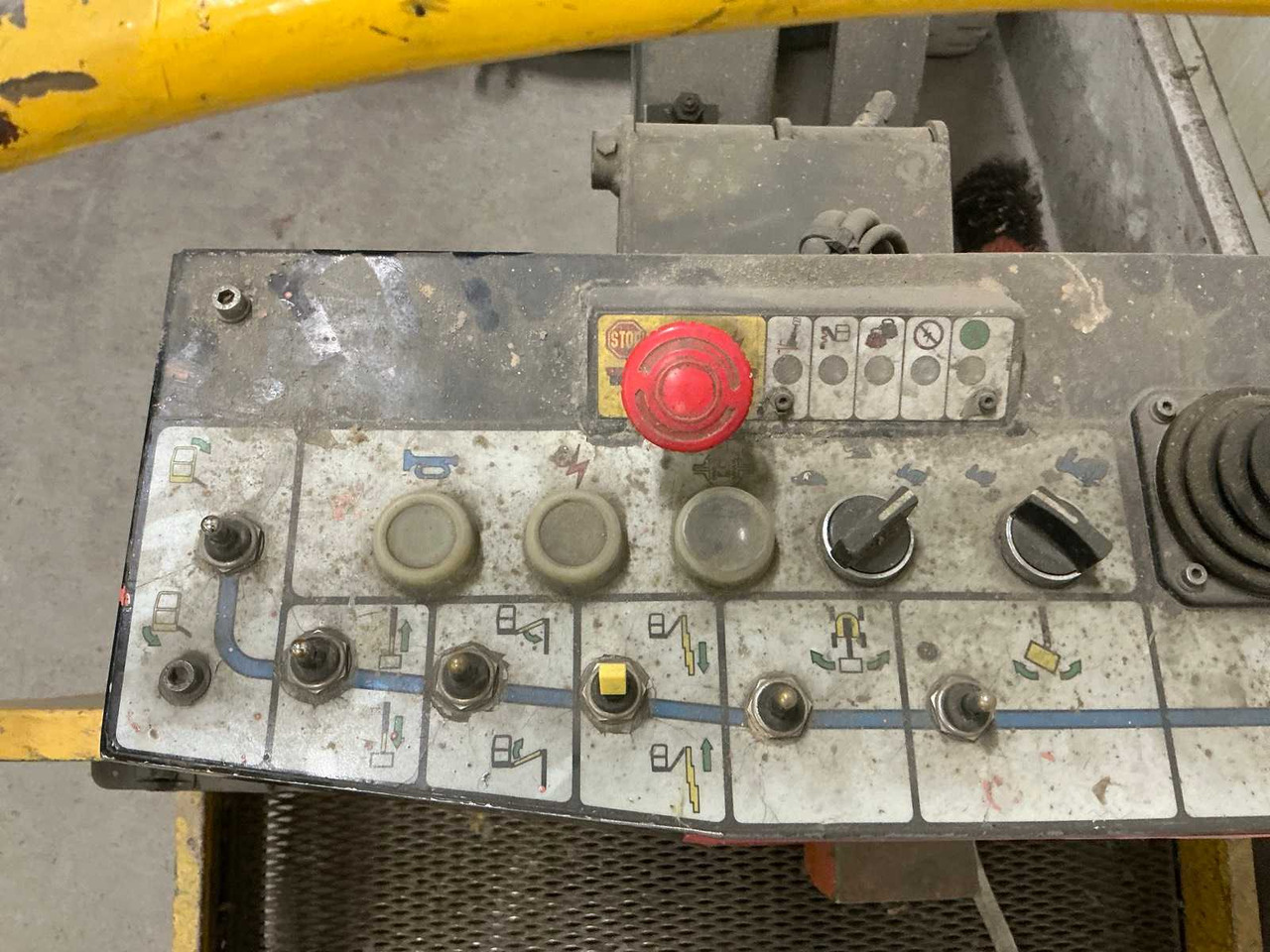 MANLIFT TOUCAN 1210 ARTICULATED WORK PLATFORM (2004) - Подъёмник: фото 5 MANLIFT TOUCAN 1210 ARTICULATED WORK PLATFORM (2004) - Подъёмник: фото 5