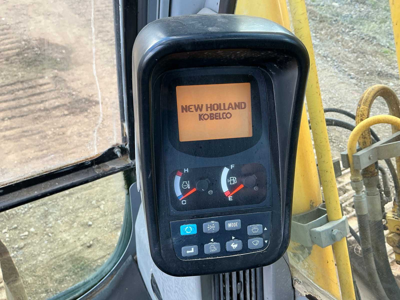 Гусеничный экскаватор NEW HOLLAND KOBELCO E 215B: фото 10