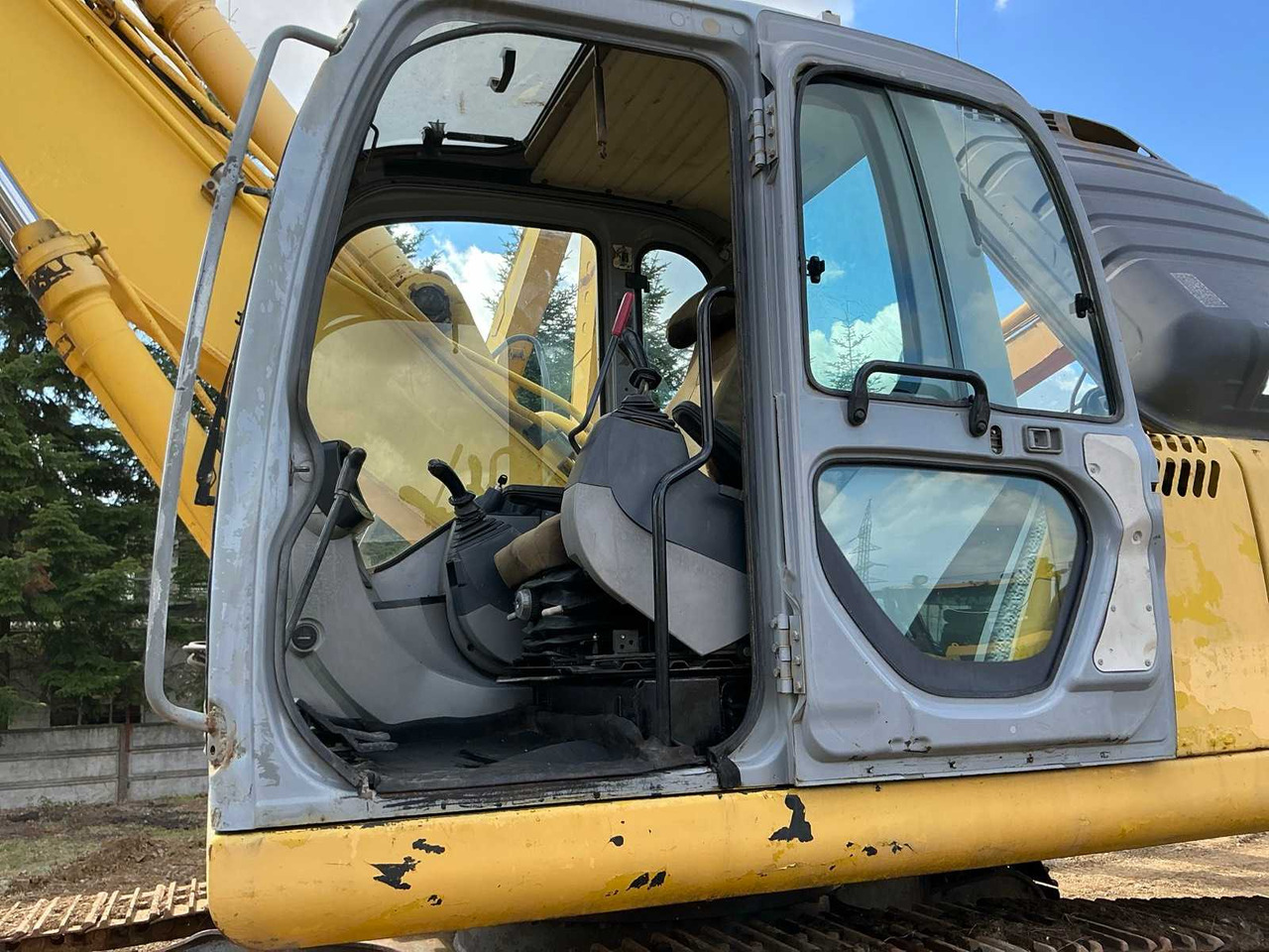 NEW HOLLAND KOBELCO E 215B - Гусеничный экскаватор: фото 3 NEW HOLLAND KOBELCO E 215B - Гусеничный экскаватор: фото 3