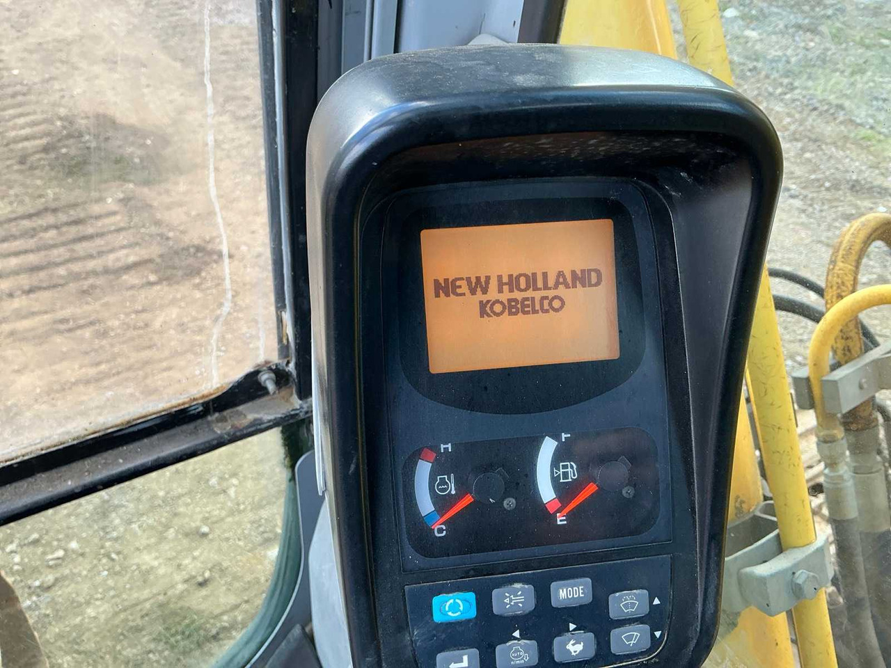 Гусеничный экскаватор NEW HOLLAND KOBELCO E 215B: фото 9