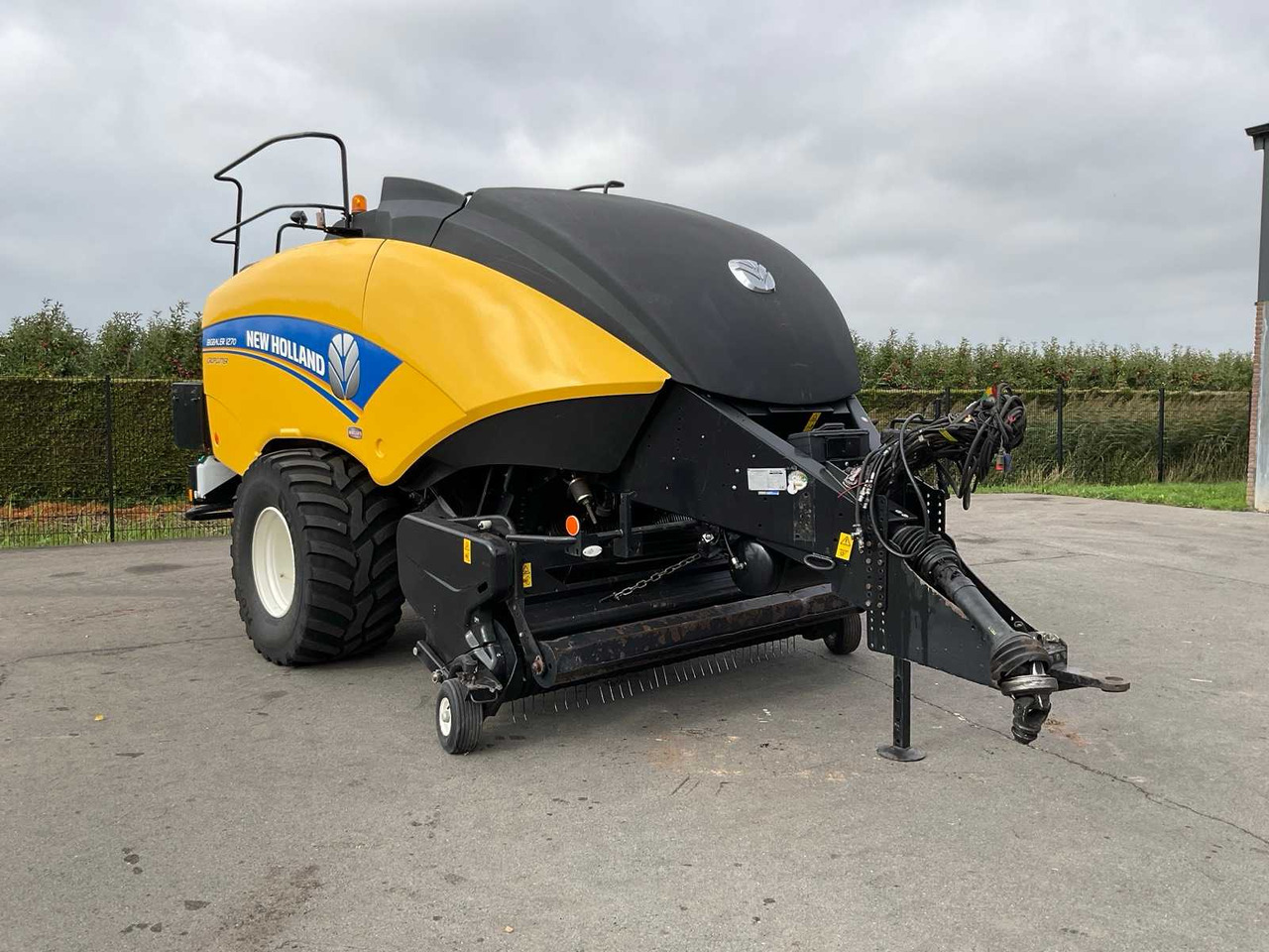 New Holland Bigbaler 1270 - Пресс-подборщик тюковый: фото 1 New Holland Bigbaler 1270 - Пресс-подборщик тюковый: фото 1