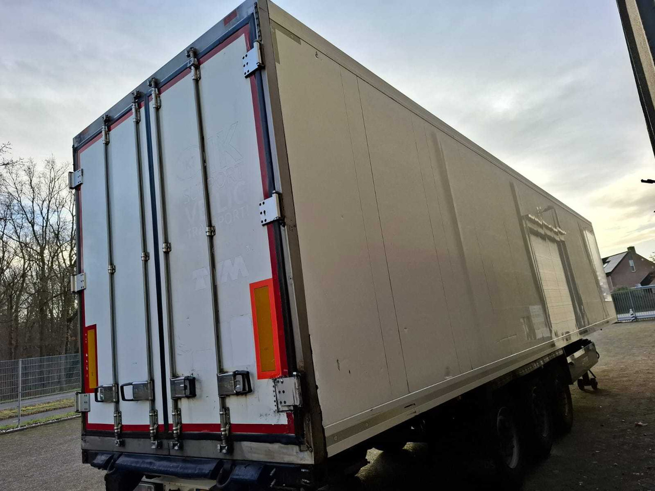 KRONE - 2016 - TKS MEETHANG - SEMI-TRAILER - Полуприцеп: фото 3 KRONE - 2016 - TKS MEETHANG - SEMI-TRAILER - Полуприцеп: фото 3