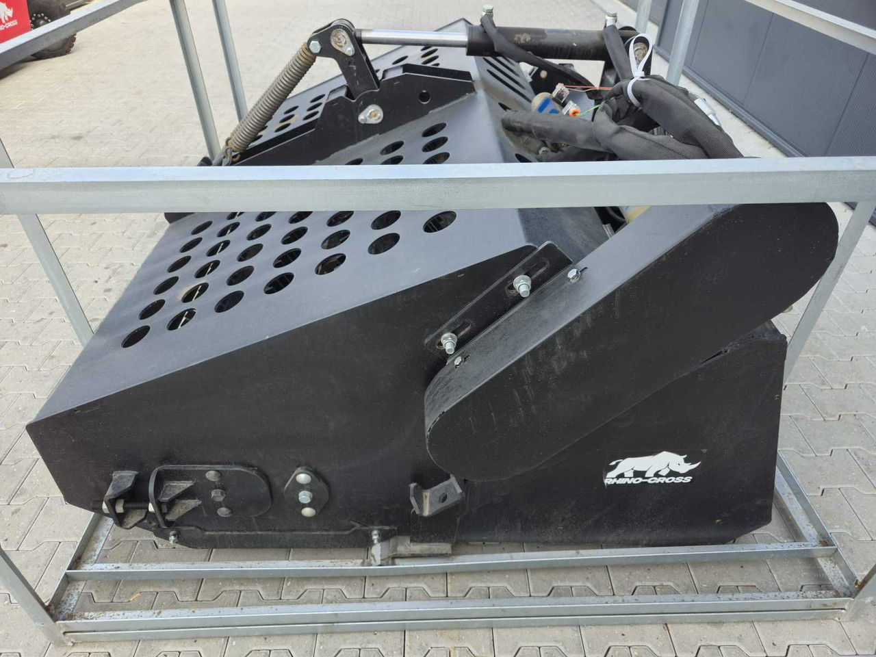 Rhino-cross Landscape rake - Техника для обработки почвы: фото 5 Rhino-cross Landscape rake - Техника для обработки почвы: фото 5