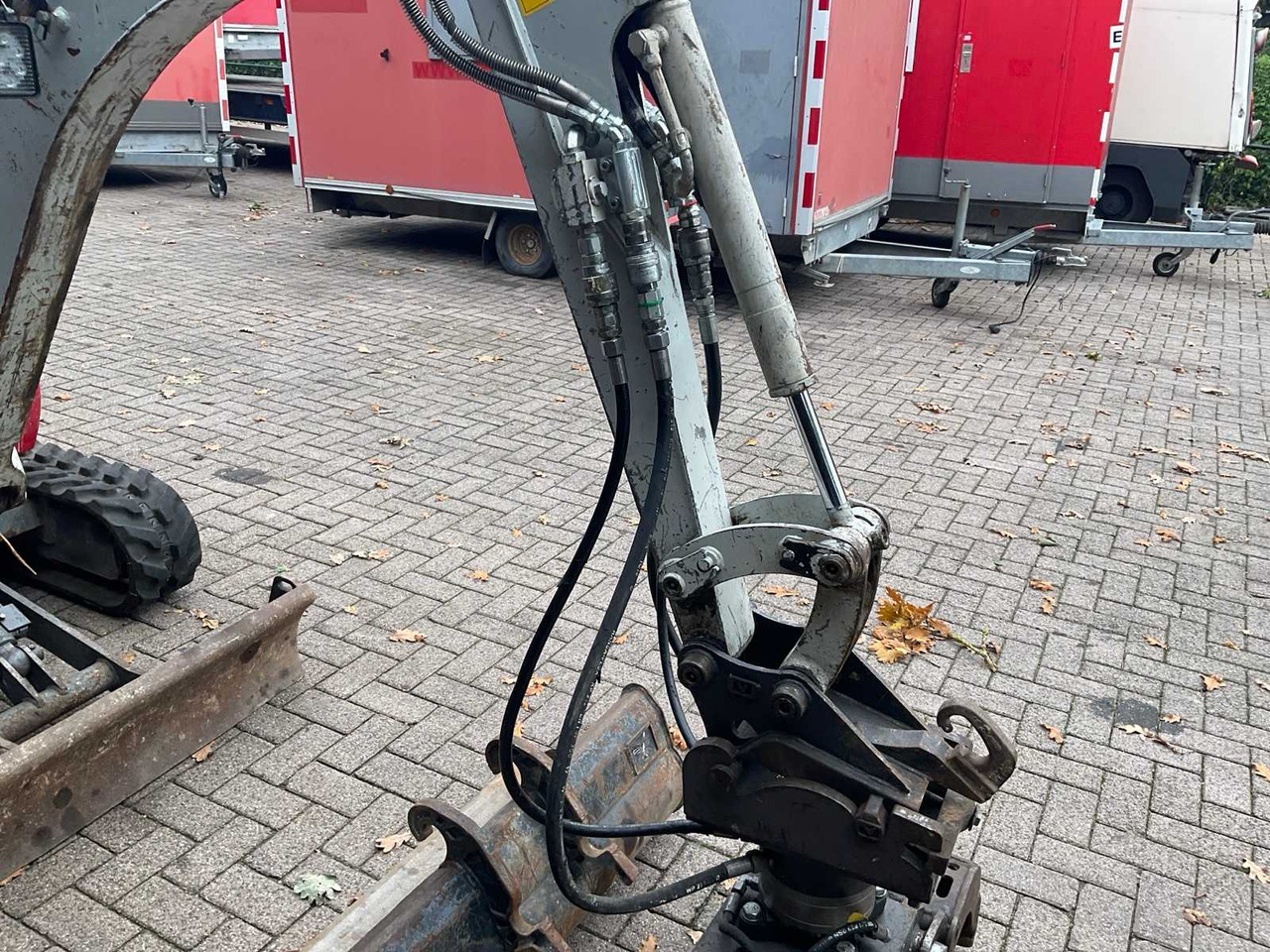 Takeuchi TB 216 - Мини-экскаватор: фото 5 Takeuchi TB 216 - Мини-экскаватор: фото 5