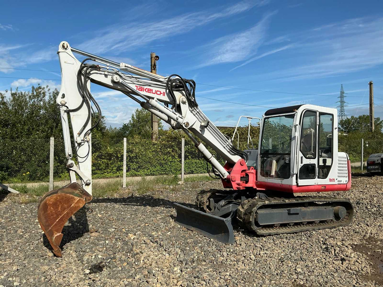 Takeuchi TB175 - Гусеничный экскаватор: фото 1 Takeuchi TB175 - Гусеничный экскаватор: фото 1