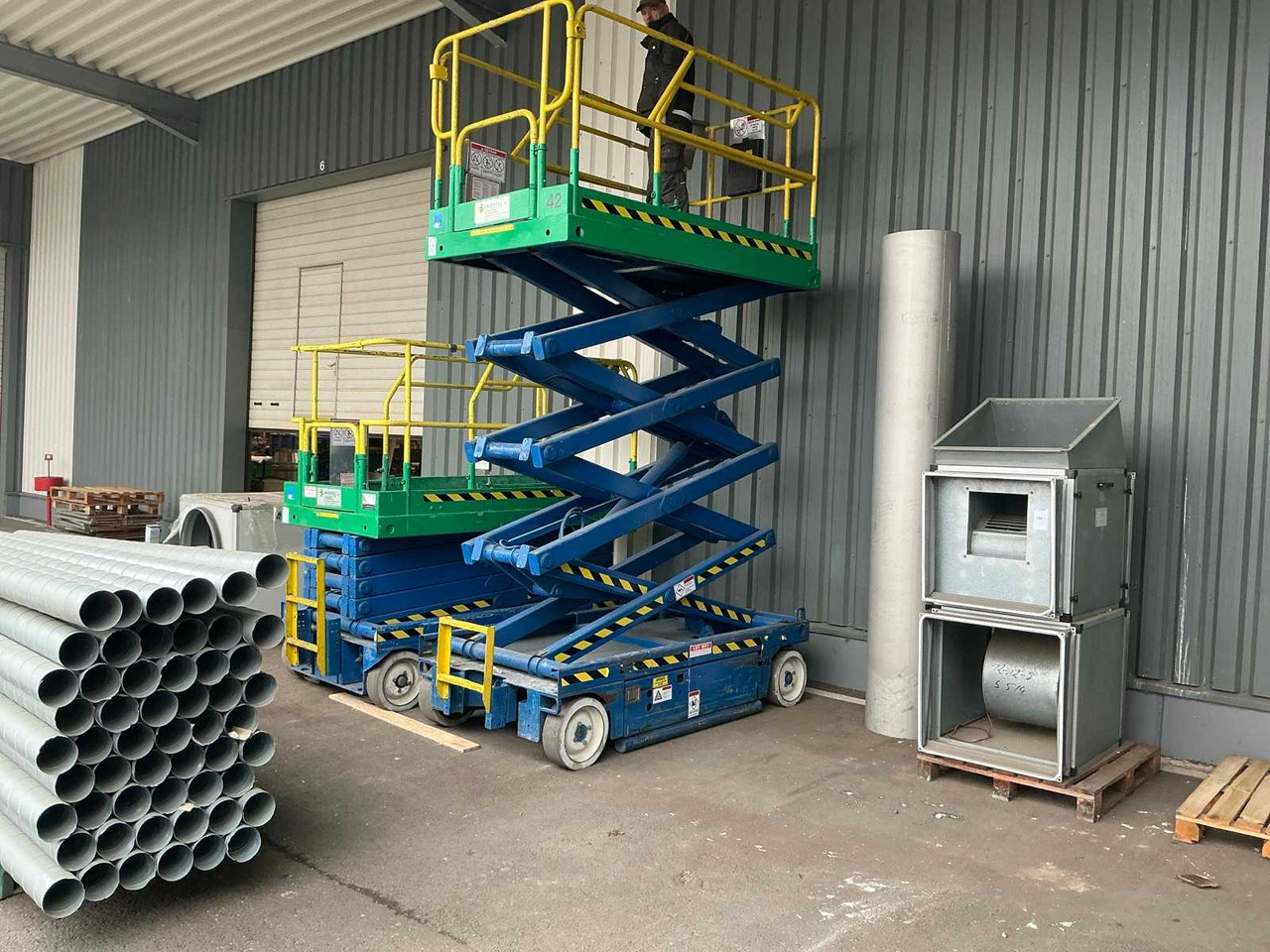 UPRIGHT X26N AERIAL WORK PLATFORM - Подъёмник: фото 1 UPRIGHT X26N AERIAL WORK PLATFORM - Подъёмник: фото 1